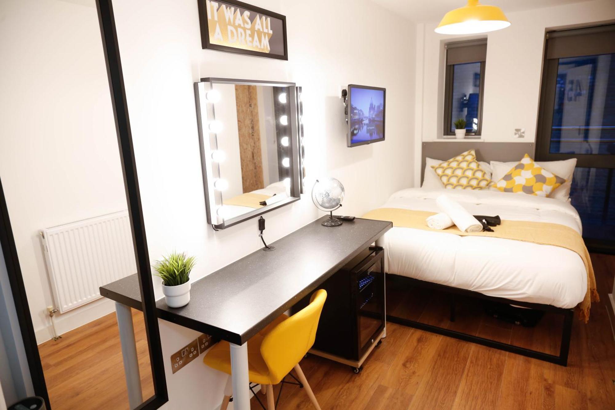 New Luxury Rooms In The Heart Of London Next To Shops, Cafes, Bars & Metro With Shared Bathrooms Kültér fotó