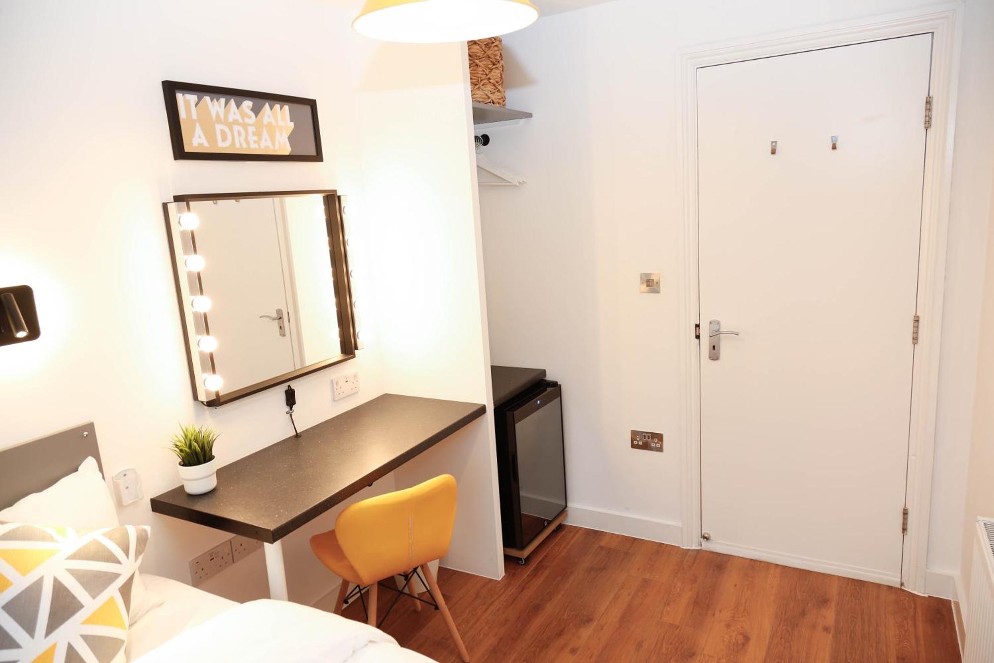 New Luxury Rooms In The Heart Of London Next To Shops, Cafes, Bars & Metro With Shared Bathrooms Kültér fotó