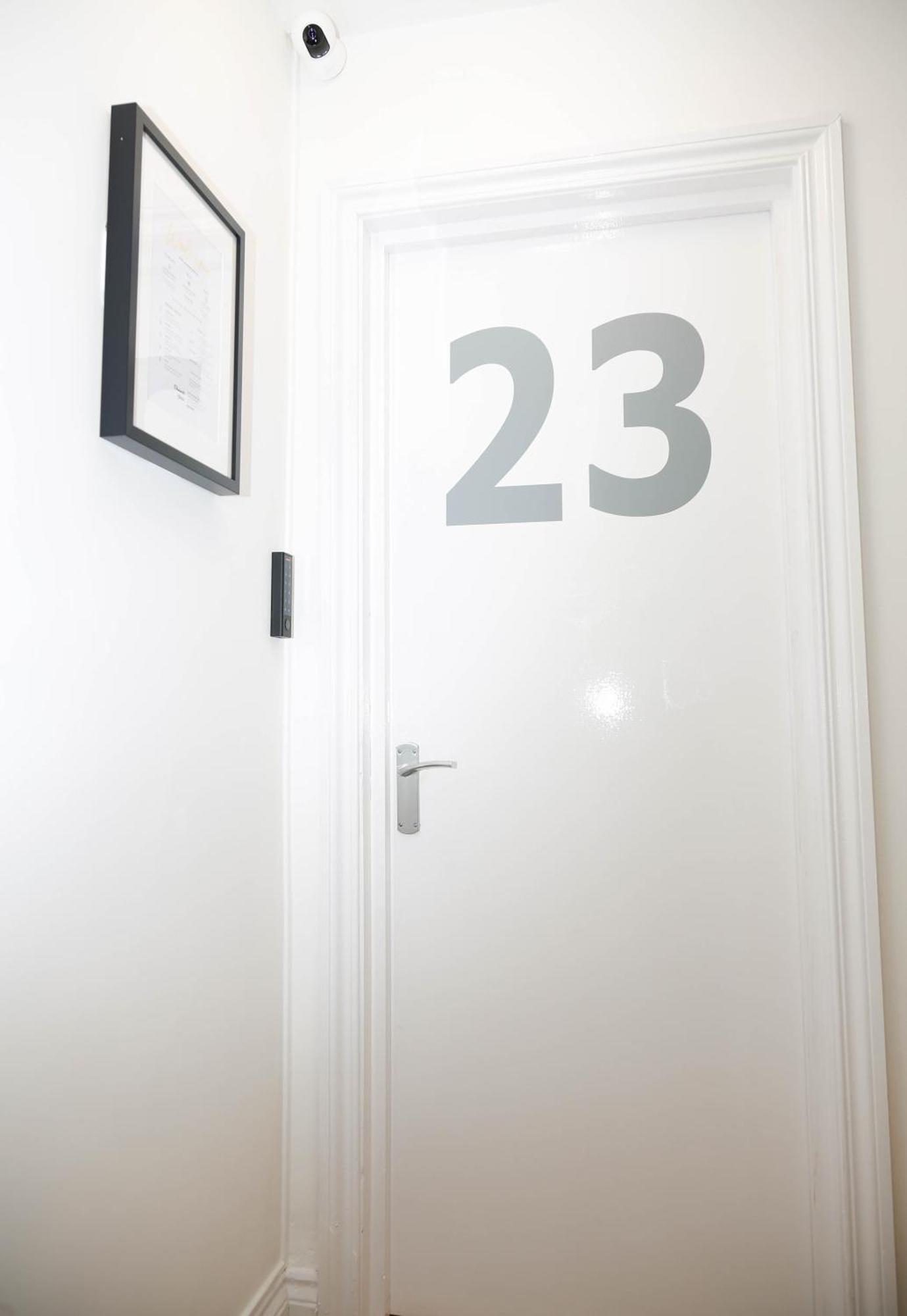 New Luxury Rooms In The Heart Of London Next To Shops, Cafes, Bars & Metro With Shared Bathrooms Kültér fotó